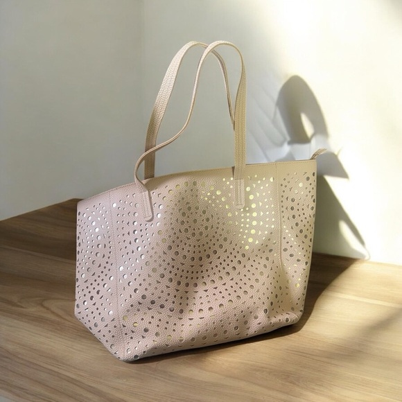 Bath and Body Works Tote Bag NWT - Picture 9 of 9